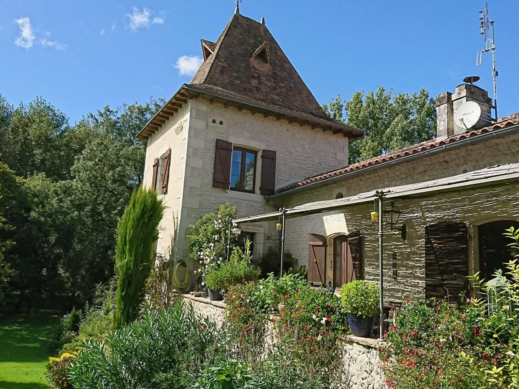 Moulin Rouhaud Hotel Montboyer Exterior foto